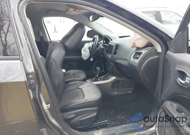 3C4NJDBB3KT729012: 41989582