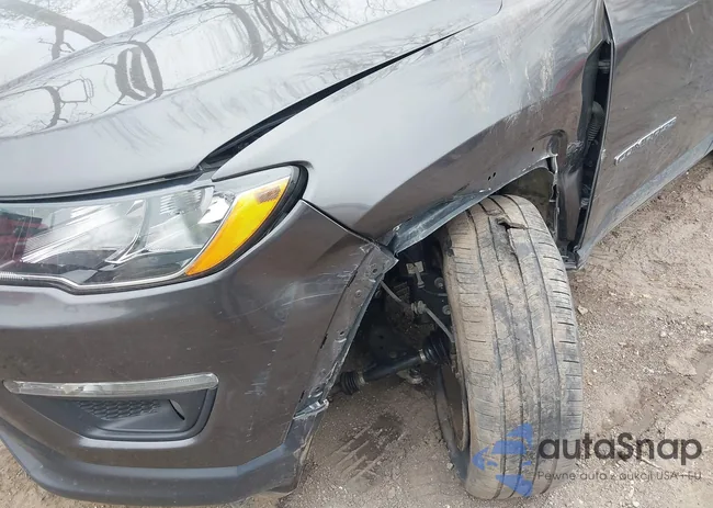 3C4NJDBB3KT729012: 41989582