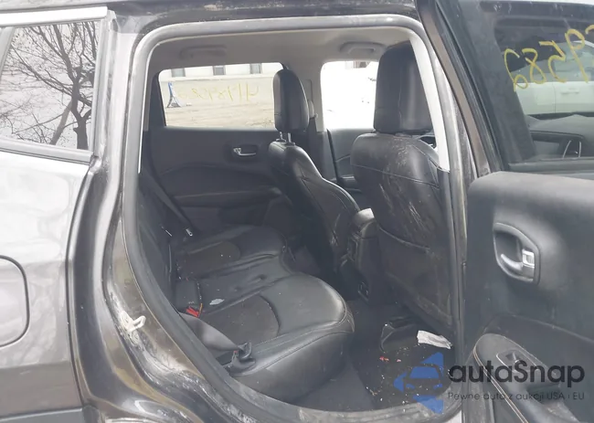 3C4NJDBB3KT729012: 41989582