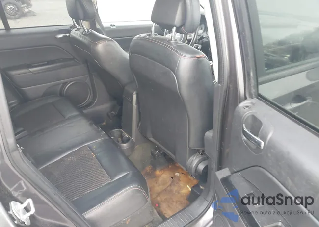 1C4NJDBB7GD805506: 41989647