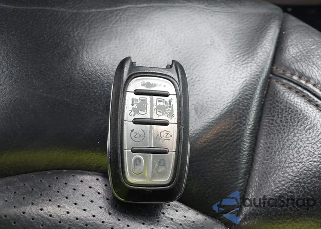 2C4RC1BG6JR204081: 41989676