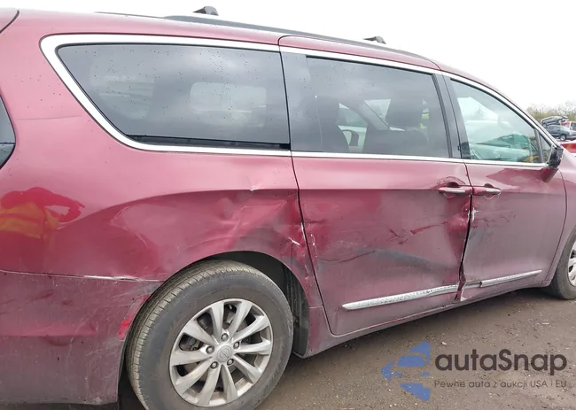 2C4RC1BG6JR204081: 41989676