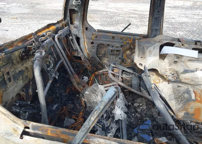 1FMZU67K64UC34904: 41989757