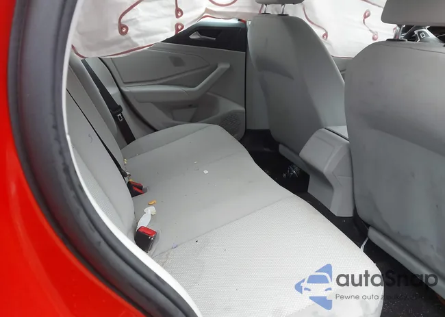 3VWCB7BU1LM047424: 41989854