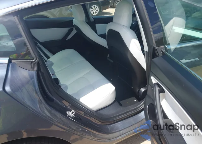 5YJ3E1EB9LF667993: 41990917