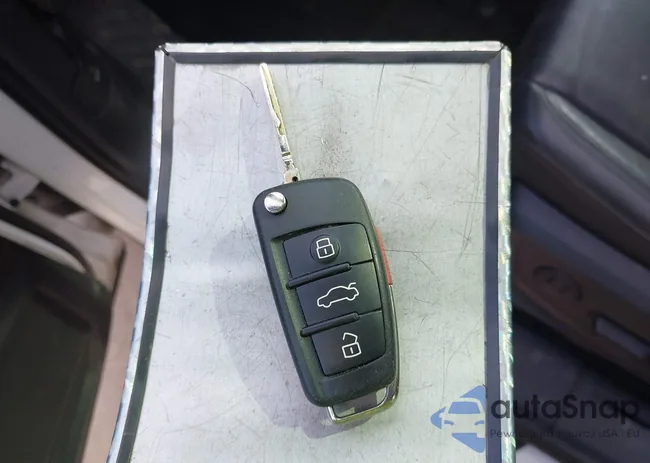 WA1AUCF33M1090847: 41990536