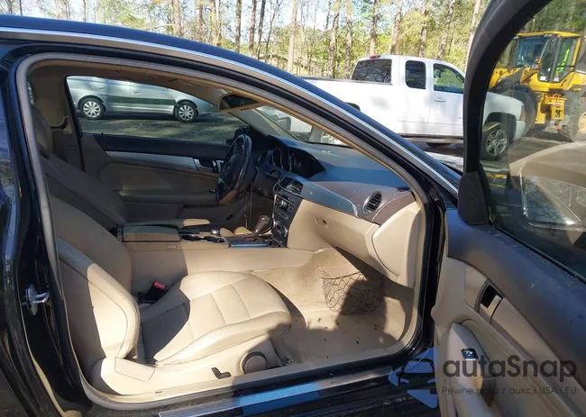 WDDGJ4HB9CF791452: 41990757