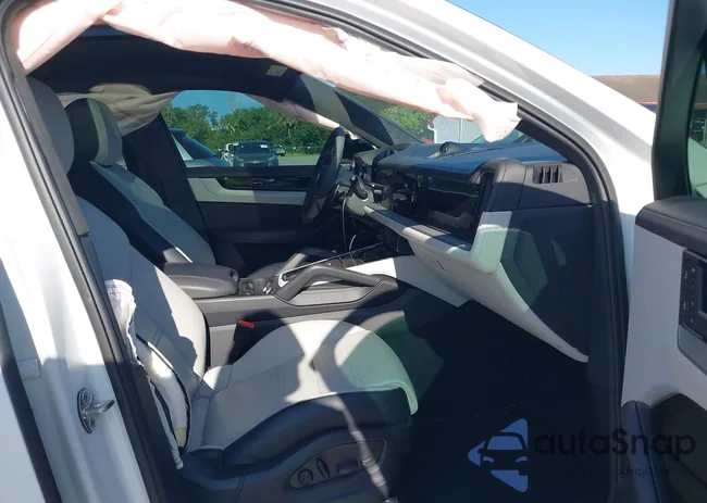 WP1BA2AY2RDA52157: 41992293