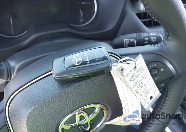 2T3C1RFV0RW342137: 41991758