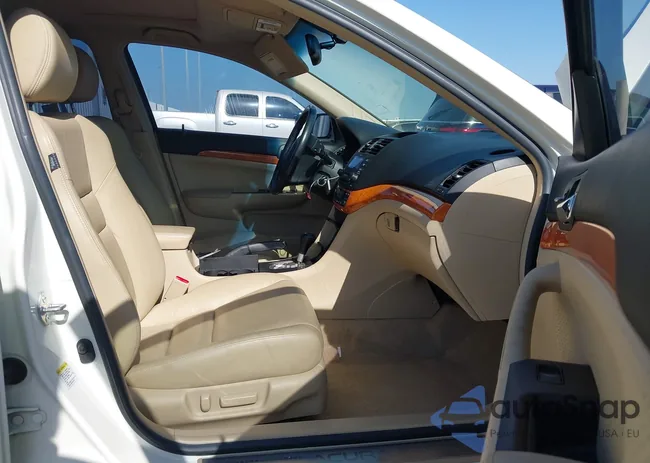 JH4CL96815C017366: 41992940