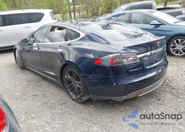 5YJSA1H15EFP43884: 41993180