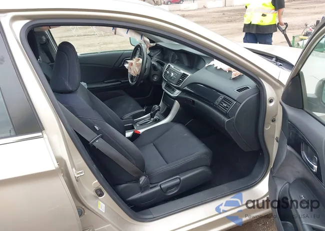 1HGCR2F58FA018932: 41992578