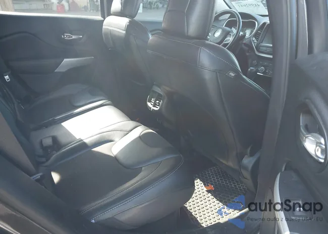 1C4PJMLB1JD532917: 41992641