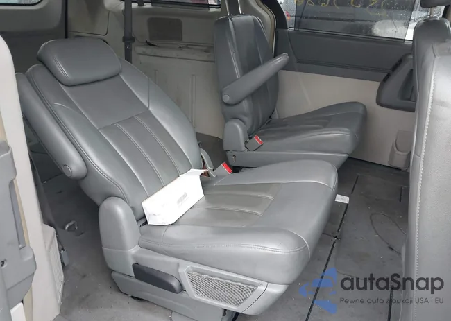 2A8HR54P58R142500: 41992725