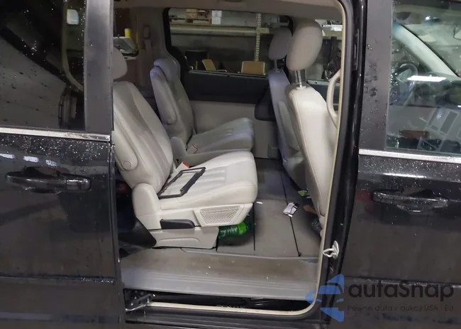 2A8HR54P68R757380: 41995218