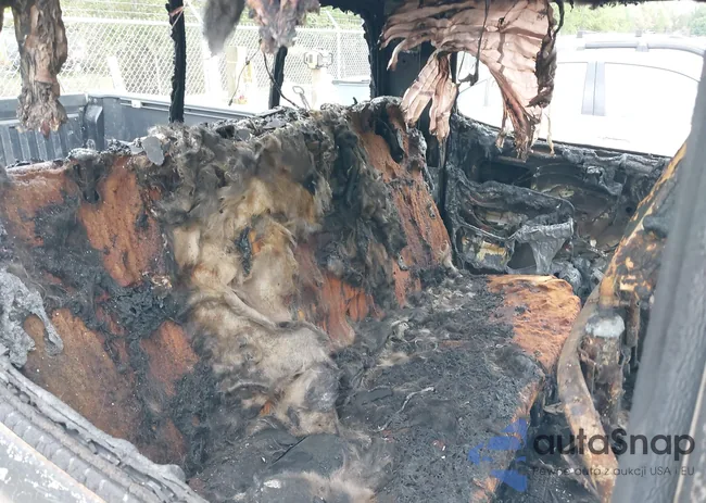 3TMJU4GN7AM093275: 41994759