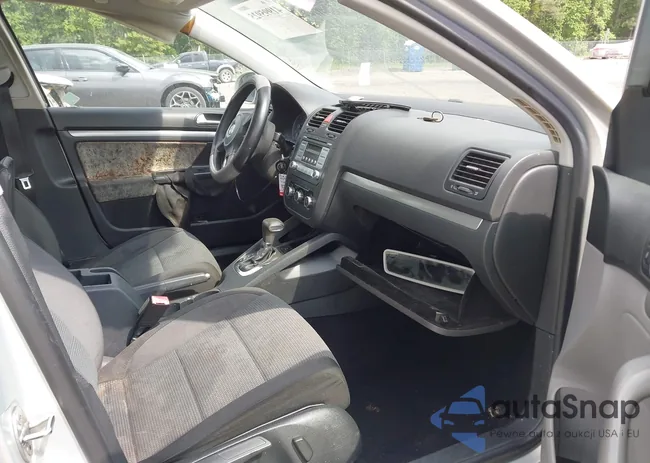 3VWJX7AJ7AM020970: 41995925