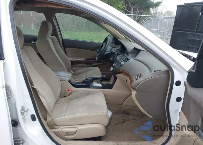 1HGCP26728A101086: 41996054