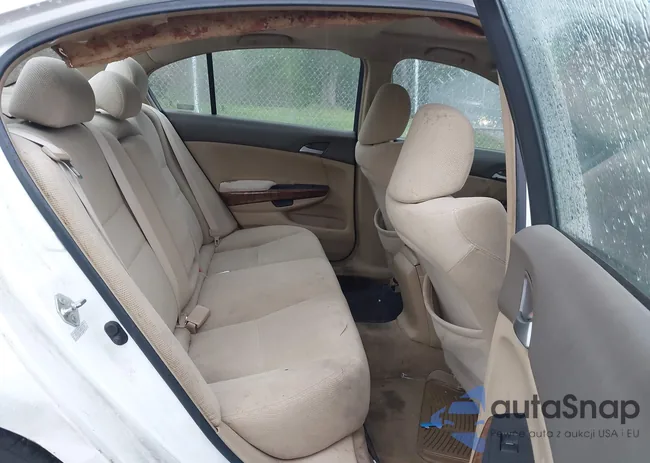 1HGCP26728A101086: 41996054