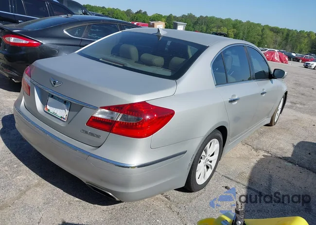 KMHGC4DD8CU177060: 41996409