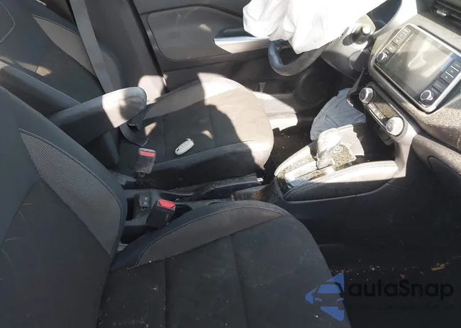 3N1CP5CU2JL543393: 41995861