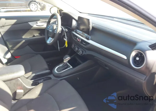 3KPF24AD7PE688495: 41997411