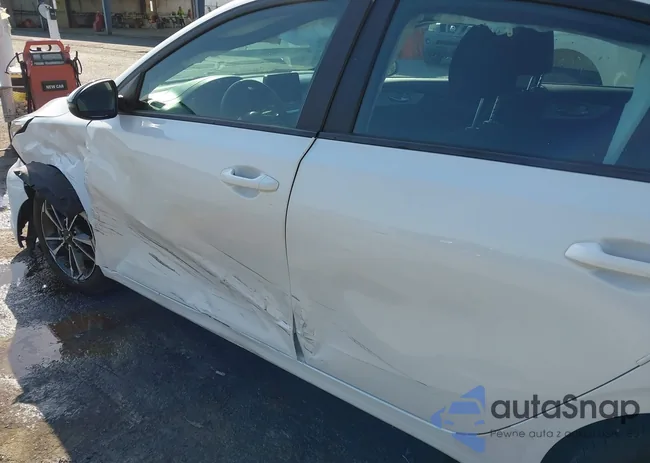 3KPF24AD7PE688495: 41997411