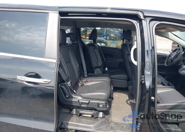 5FNRL6H68RB061136: 41996782