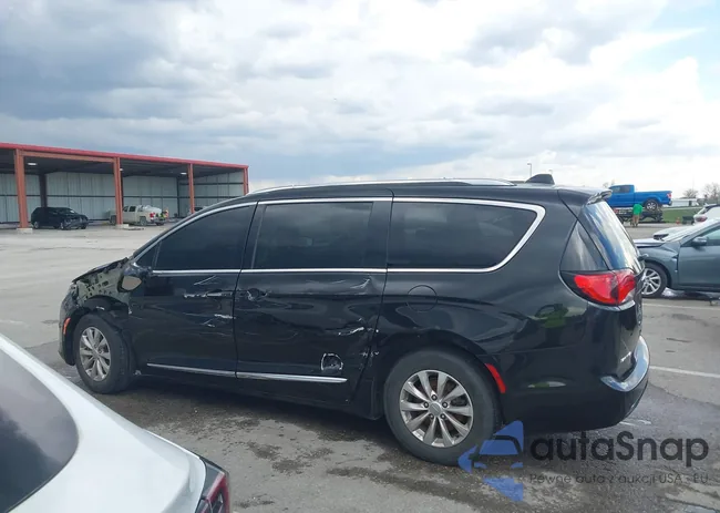 2C4RC1BG9JR120790: 41998460