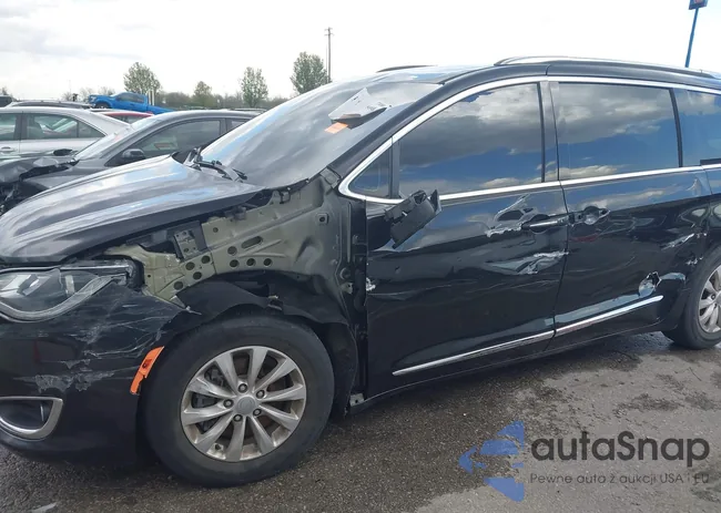 2C4RC1BG9JR120790: 41998460