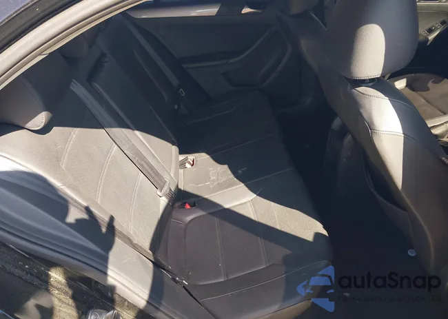 3VWD17AJ3FM301301: 41998475