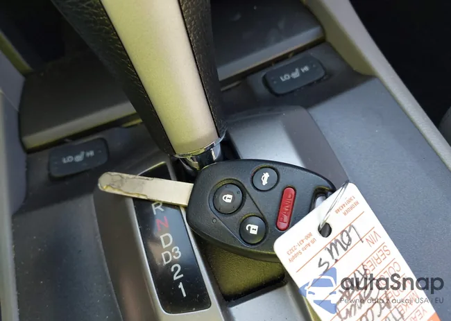 1HGCP2F87CA153718: 41997515