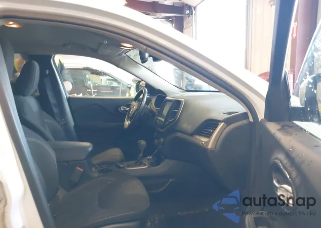 1C4PJMCS5GW373641: 41997516