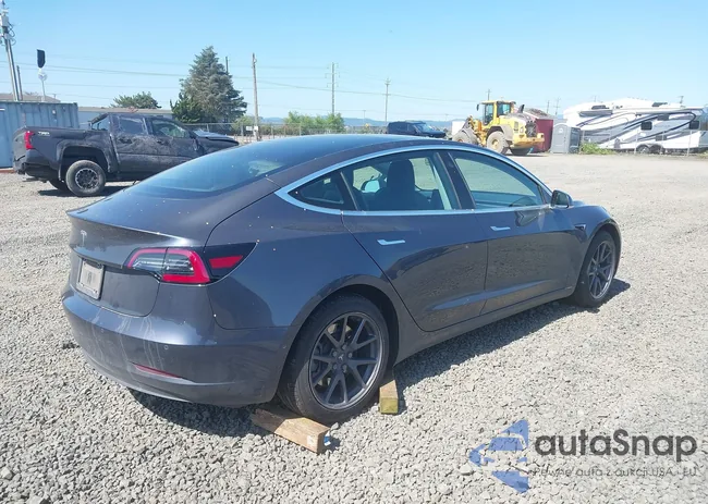 5YJ3E1EA0KF411103: 41997643