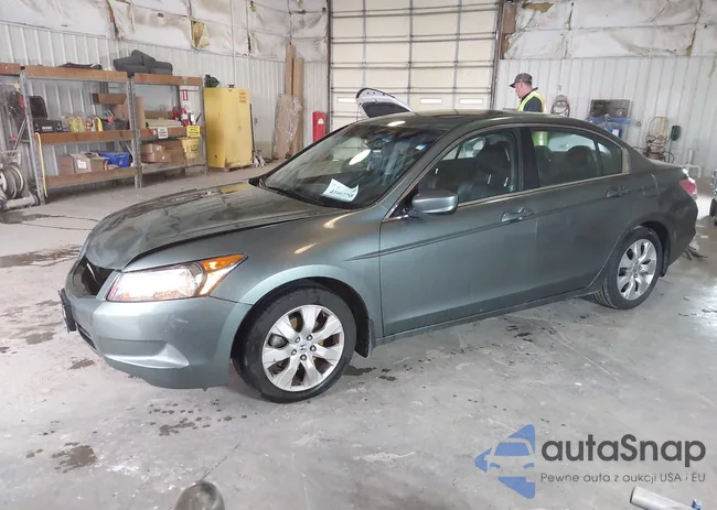 1HGCP2F82AA150965: 41997758