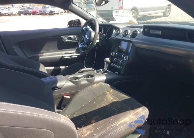 1FA6P8TH5K5185938: 41999077