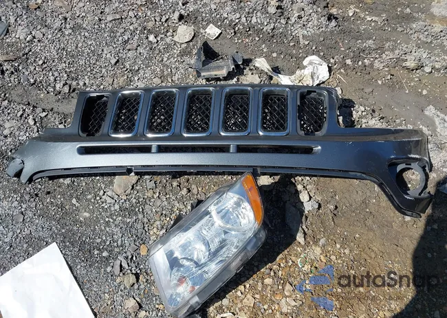 1C4NJCEA5CD626372: 41999099