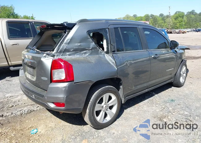 1C4NJCEA5CD626372: 41999099