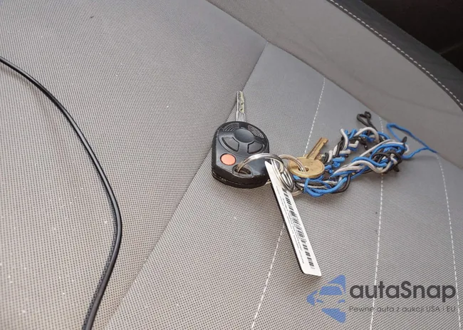 1FMCU9GXXEUD28935: 41999400