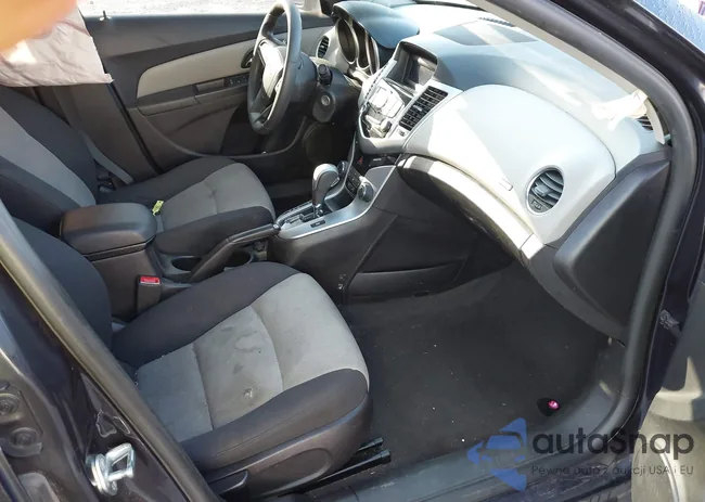 1G1PA5SH8F7200032: 41998814