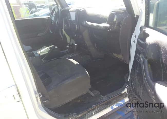 1C4BJWDG1HL740750: 41998886