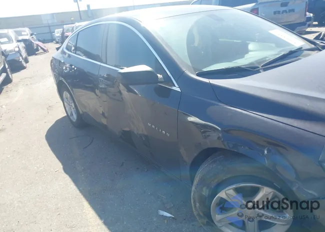 1G1ZB5ST5NF212122: 42001107