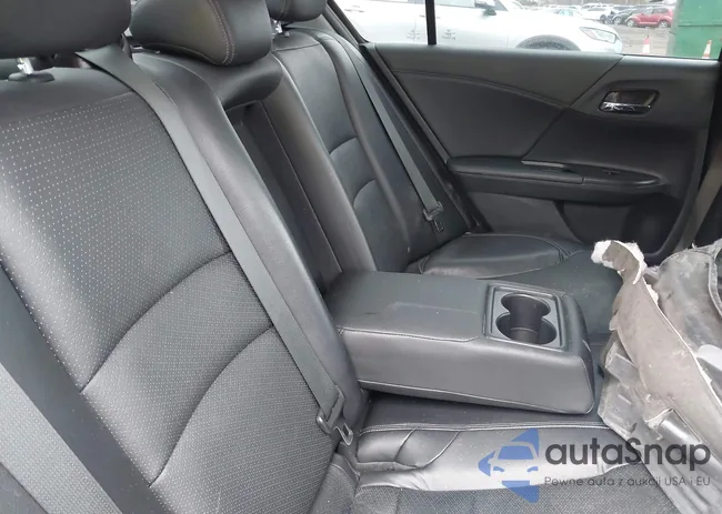 1HGCR3F01GA002728: 42001960