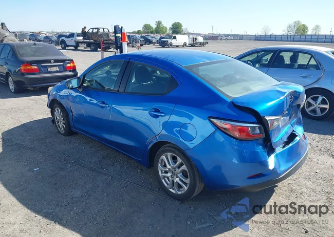 3MYDLBZV9GY114065: 42002937