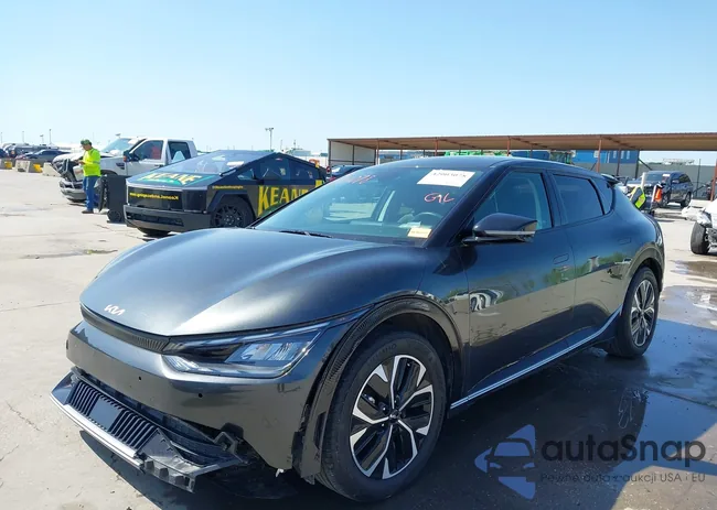 KNDC34LAXP5097236: 42003078