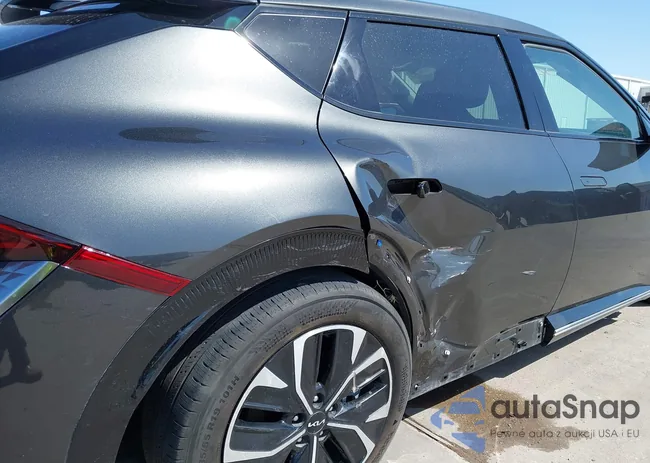 KNDC34LAXP5097236: 42003078