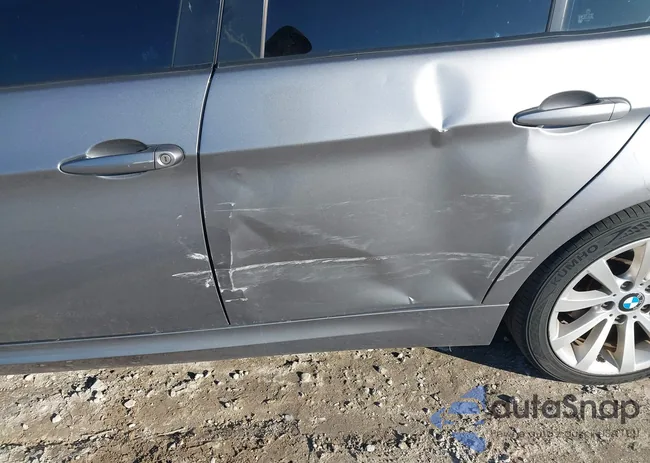 WBAPH5G5XBNM75907: 42002821