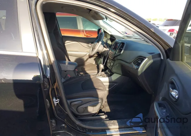 1C4PJLCB2KD370615: 42003925