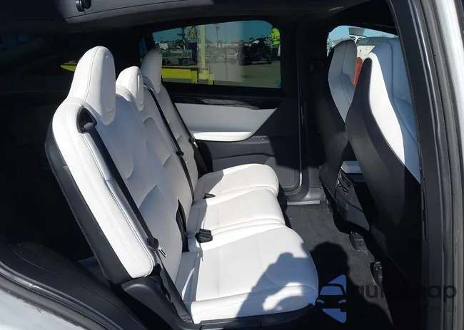 5YJXCAE27JF101982: 42004138