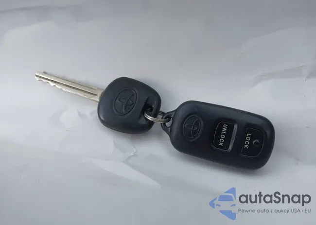 2T1BR32E76C656963: 42004311